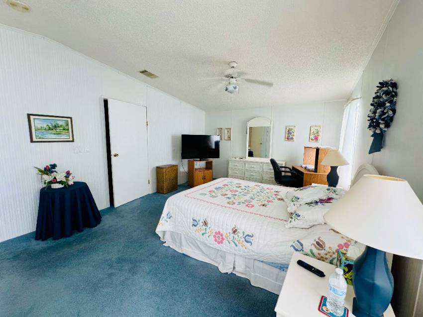 4564 Dublin Place a Lakeland, FL Mobile or Manufactured Home for Sale